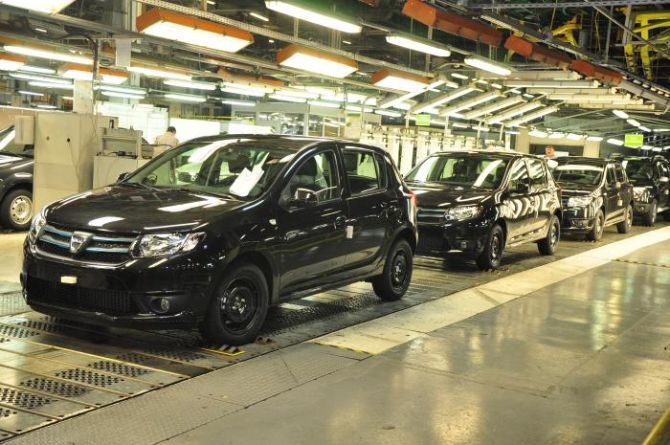 «Future Factory» Dacia Mioveni: автомобиль сходит с конвейера каждые 54 секунды