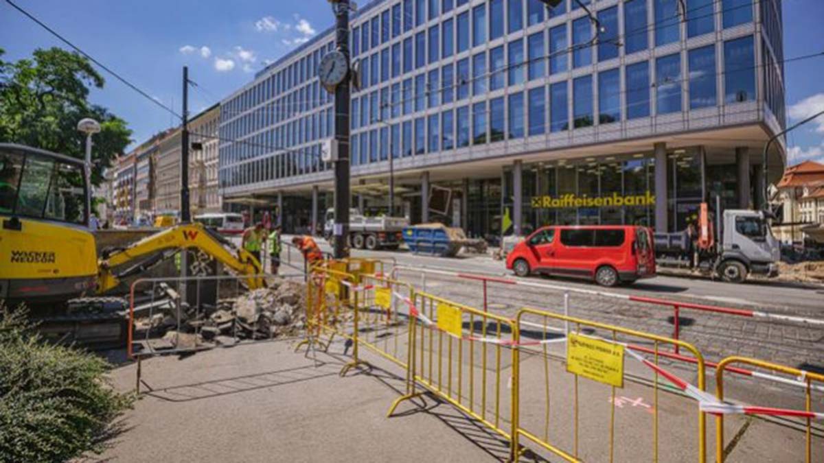 В Праге началась реконструкция Карловой площади