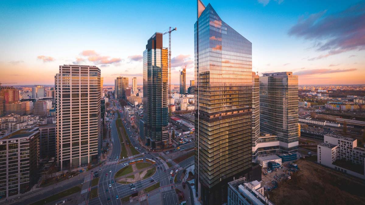 Новый небоскреб введён в эксплуатацию в Варшаве